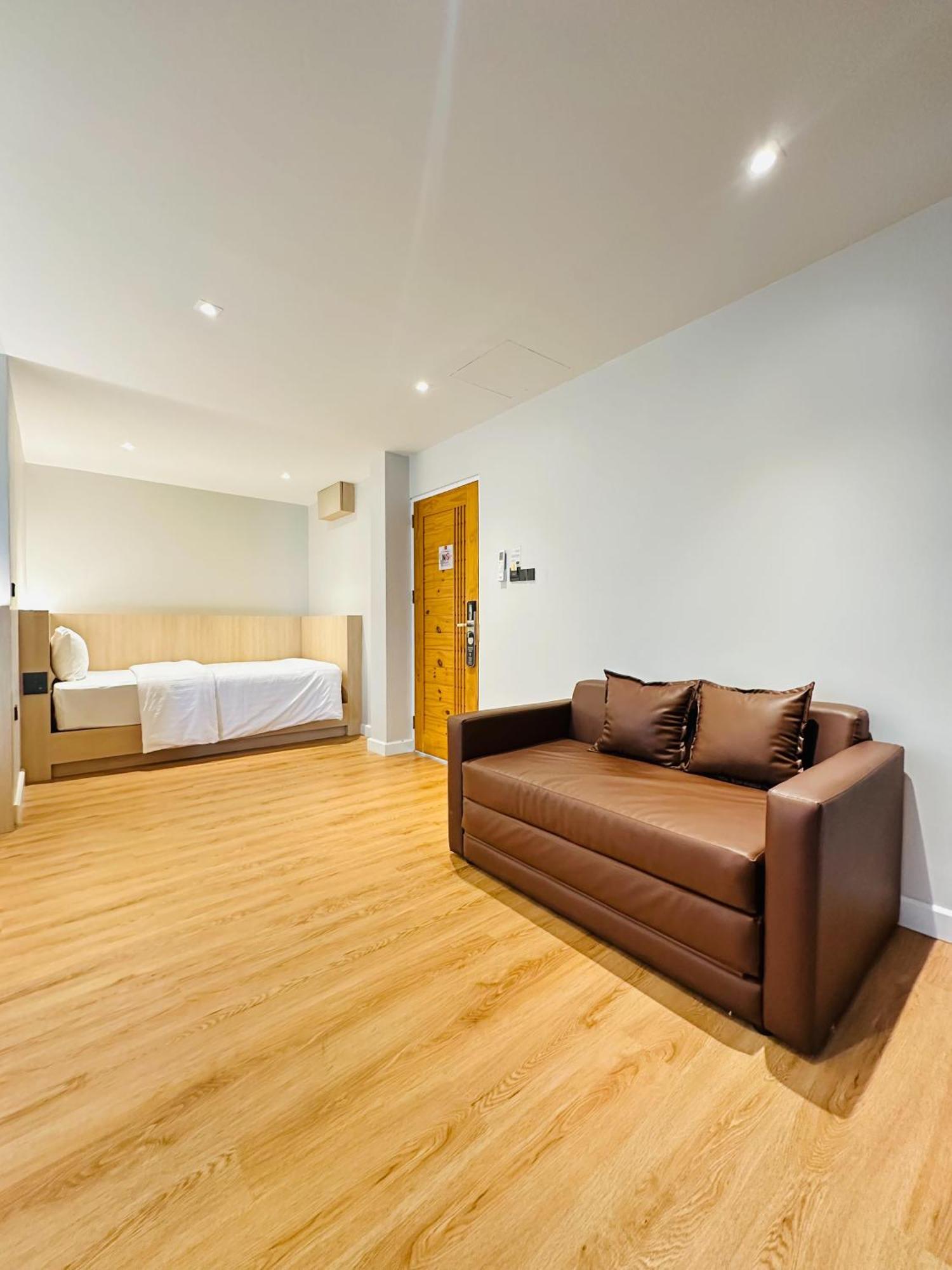 V1 Boutique Hotel Kancsanaburi Kültér fotó