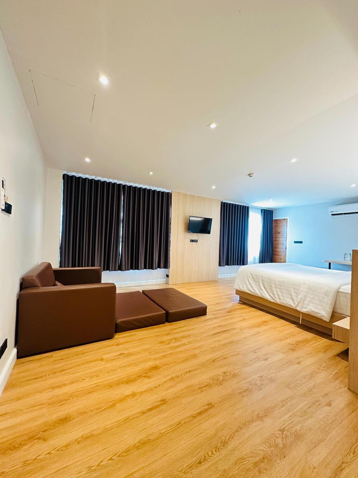 V1 Boutique Hotel Kancsanaburi Kültér fotó
