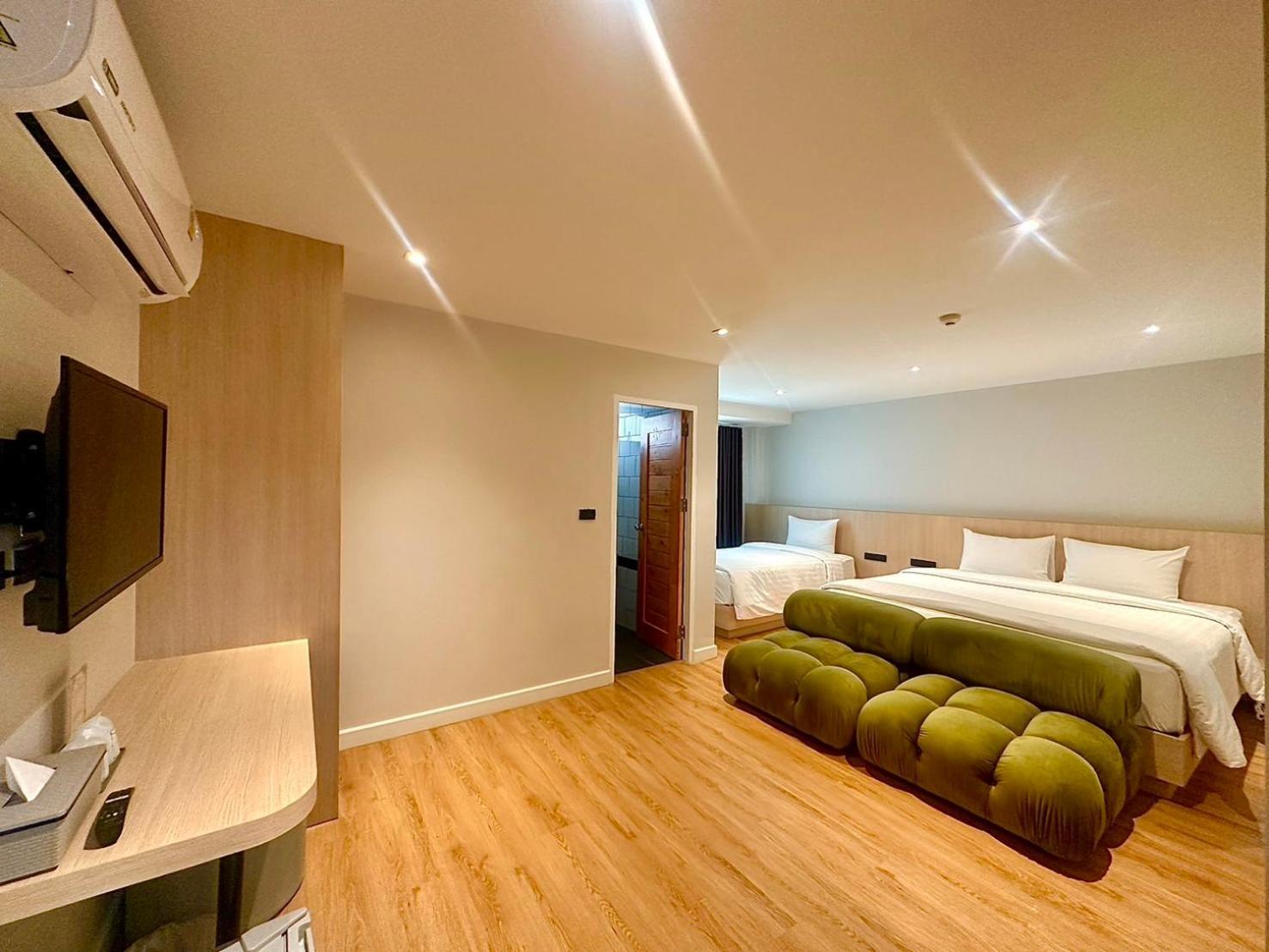 V1 Boutique Hotel Kancsanaburi Kültér fotó